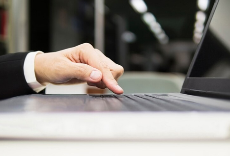 laptop on rent under 1,000